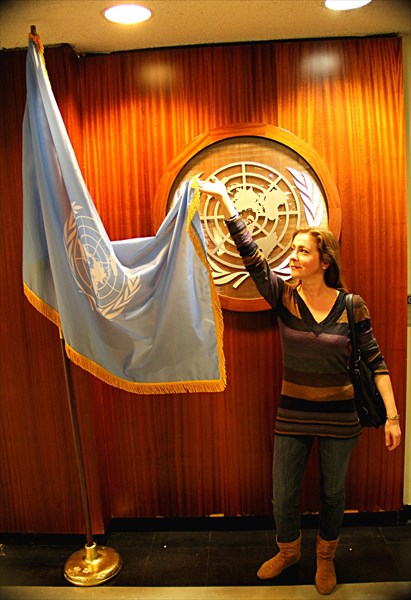 218-С флагом ООН